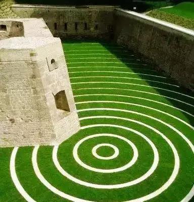 一塊草坪怎么樣美化整個(gè)景觀空間 一塊草坪怎么樣美化整個(gè)景觀空間